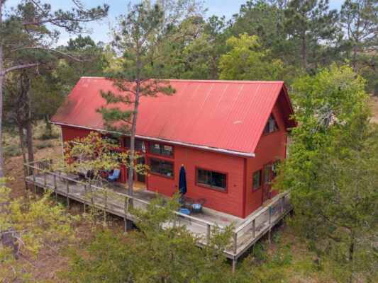 215 Lakeview Dr, Smithville
