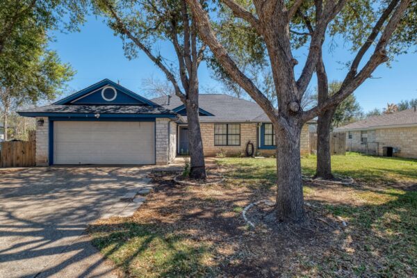 2010 Lark Ln, Taylor