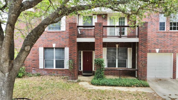 216 Settlers Valley Dr, Pflugerville