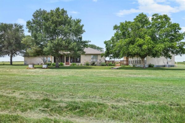 1542 County Road 451 None, Coupland