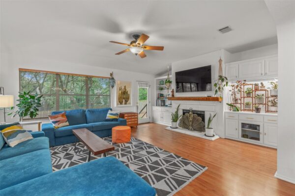 1218 Highland Dr, Cedar Park