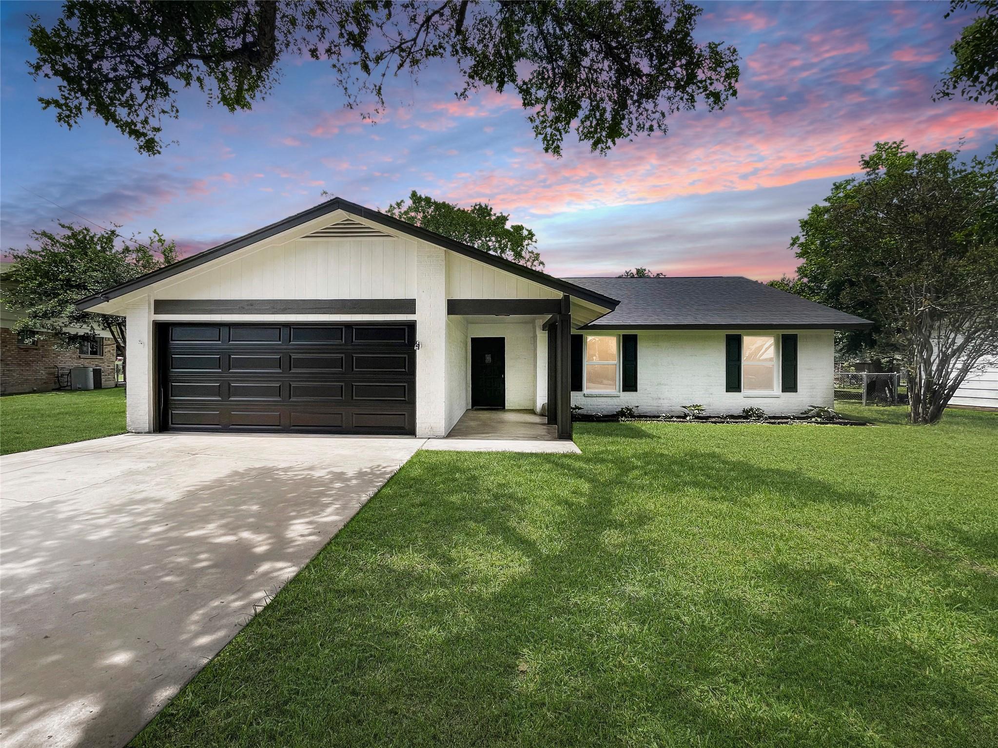 313 Golden Oaks Dr, Georgetown, TX 78628