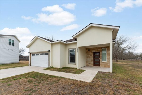 135 Koele Ct, Bastrop