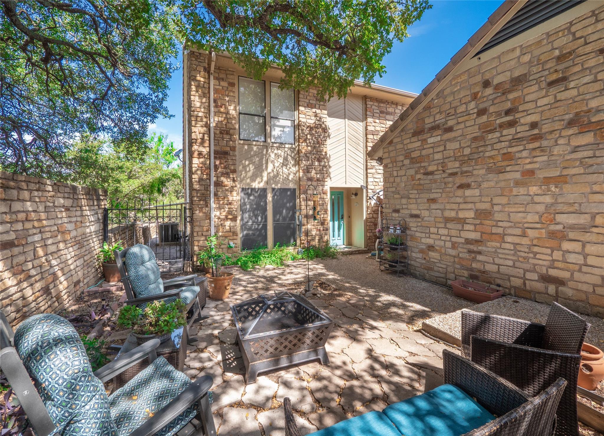 706-A Clayton Nolen Dr, Horseshoe Bay, TX 78657