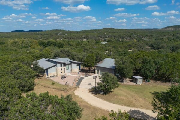 102 Leach Ln, Wimberley