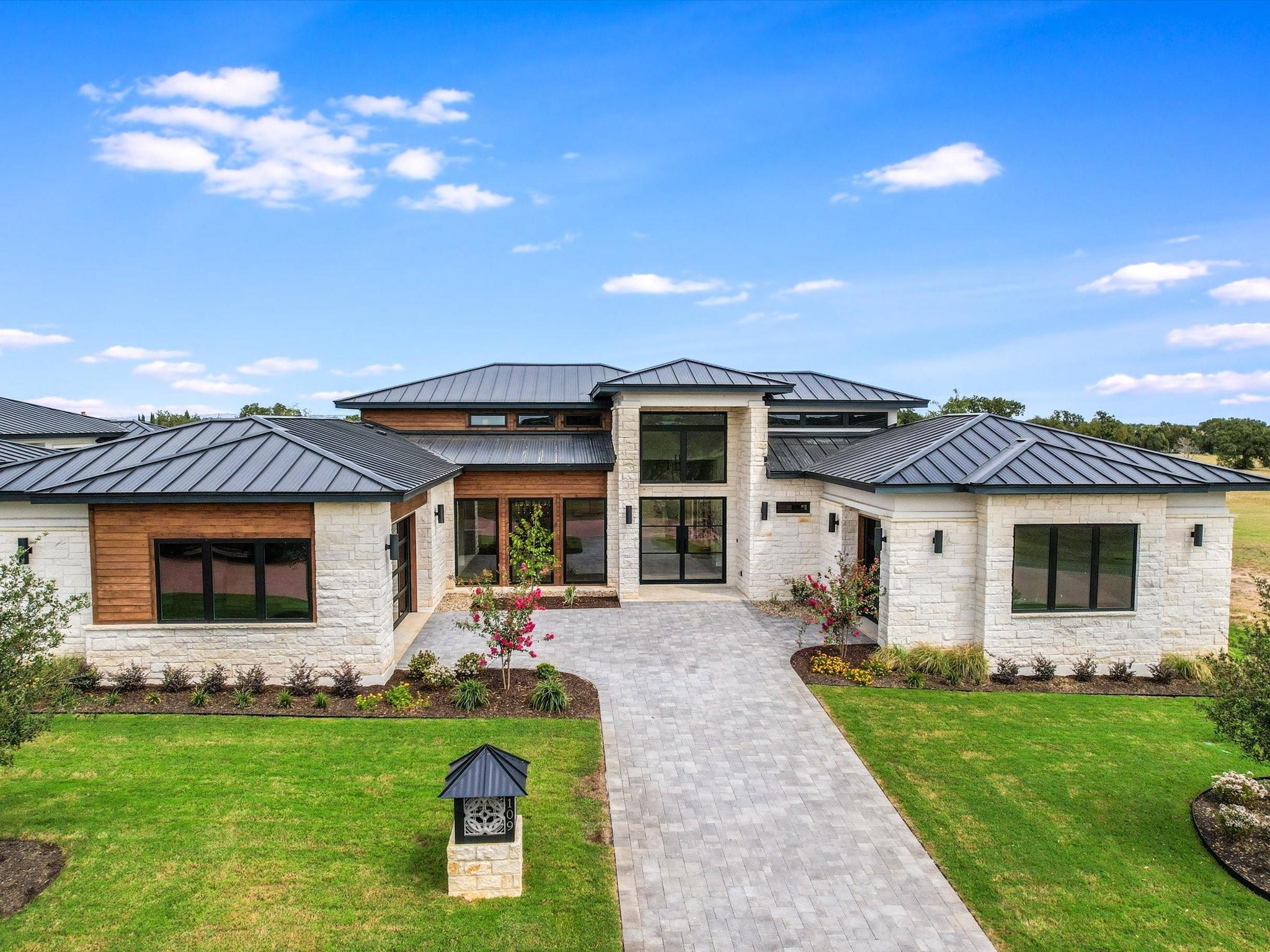 109 Island Ct, Horseshoe Bay, TX 78657