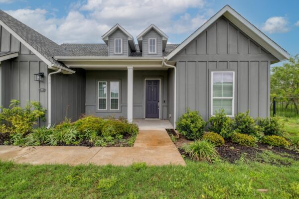 359 Raptor Beak Way, Cedar Creek