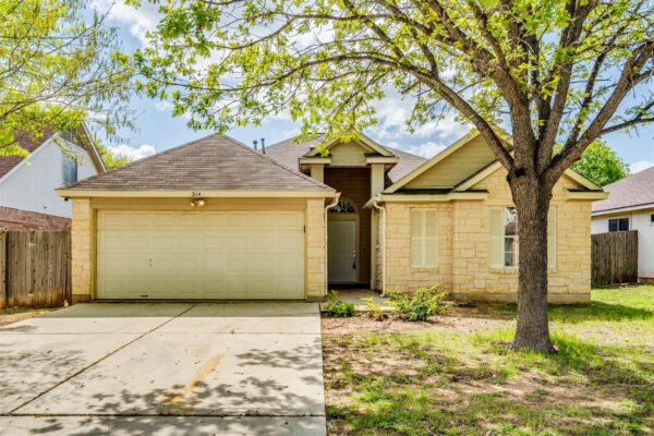 214 Sandhill Dr, Lockhart