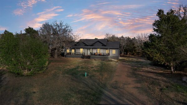 385 Alta Vista Dr, Bastrop