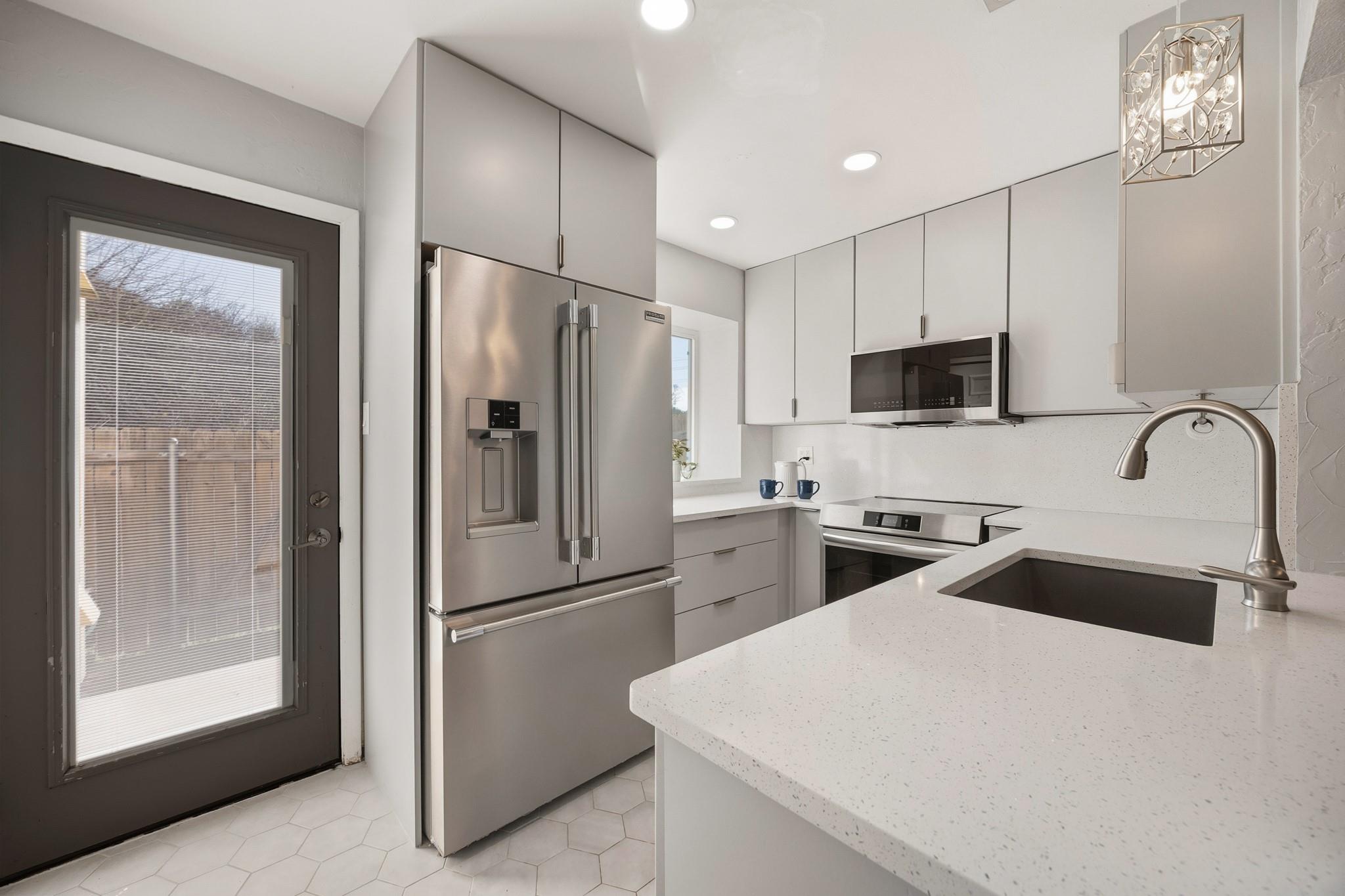 11901 E Swearingen Dr #27, Austin, TX 78758