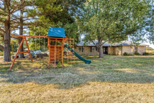610 Pleasant Grove Rd, Elgin
