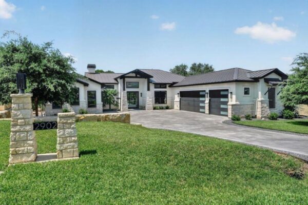 2902 Bay West Blvd, Horseshoe Bay