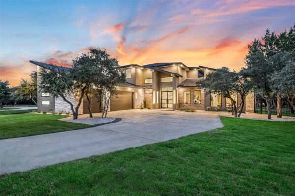 305 Shady Tree Dr, Georgetown