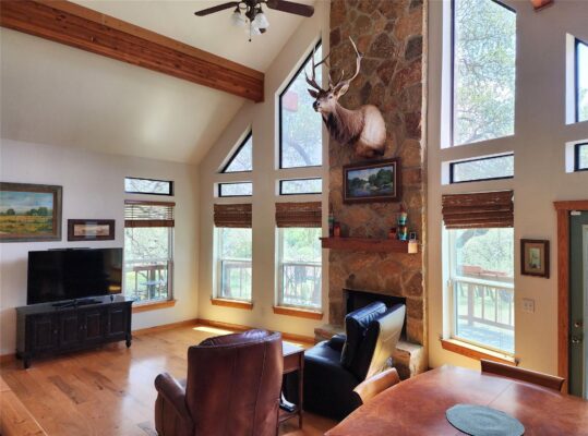 601 Echo Dr, Spicewood