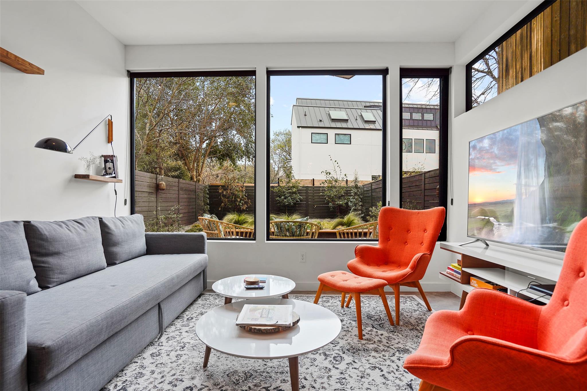 909 W Johanna St #A, Austin, TX 78704