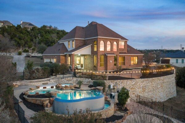 2702 Lakehurst Rd, Spicewood