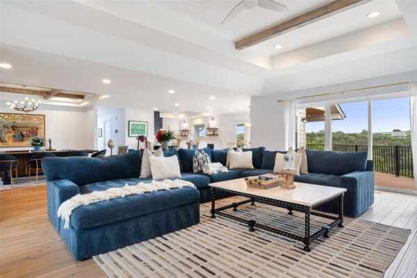 105 Stonegate Ln, Dripping Springs