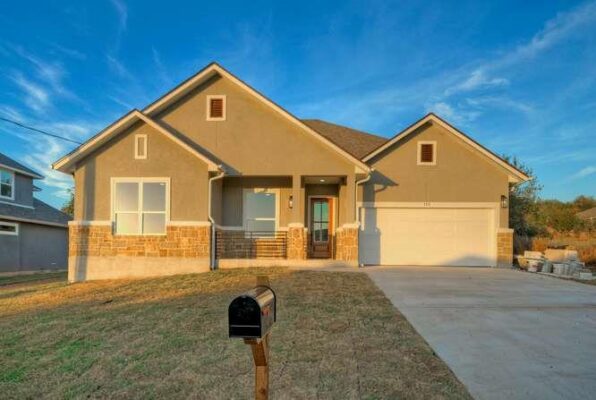150 Waimanalo Ln, Bastrop