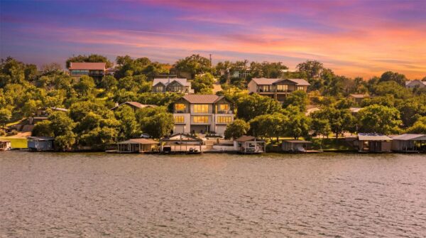 301 Blue Mountain Trl, Horseshoe Bay