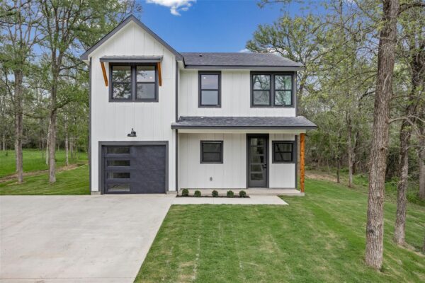 191 Heleakala Dr, Bastrop