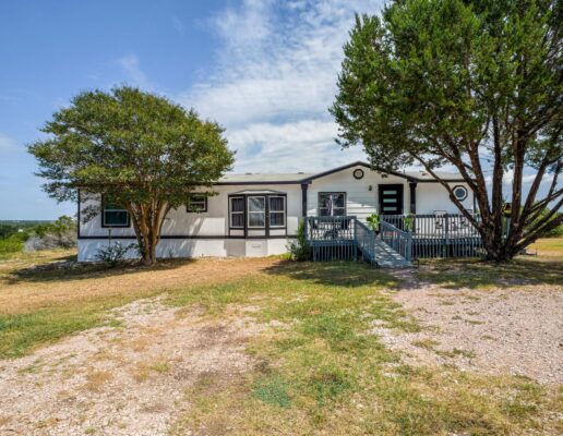 327 County Road 332 None, Bertram