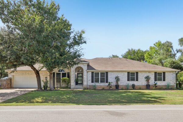 201 Sailmaster St, Lakeway