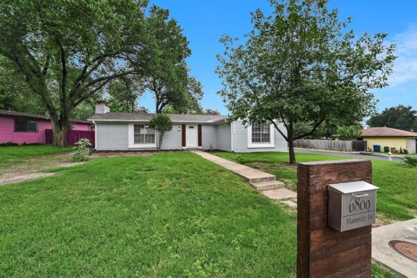 6809 Hanover Ln, Austin