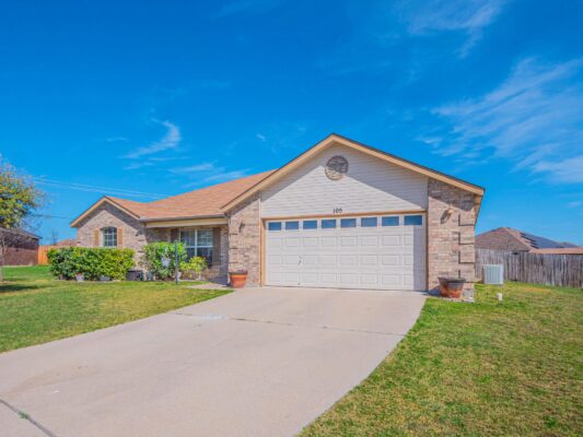 105 Lignite Dr, Jarrell