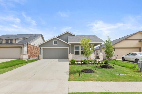 185 Sormonne Loop, Kyle