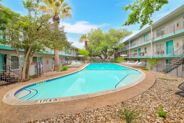 300 Crockett St #114, Austin