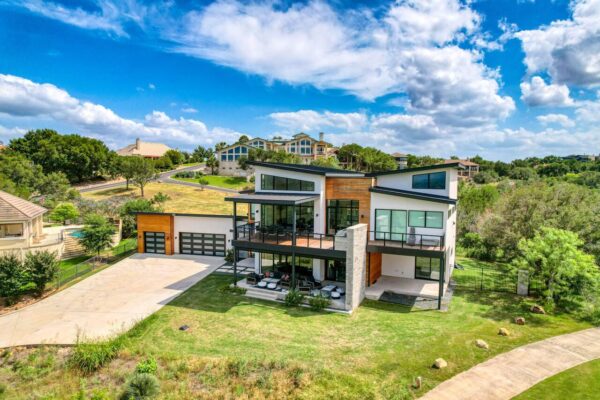 207 Kites Ct, Horseshoe Bay
