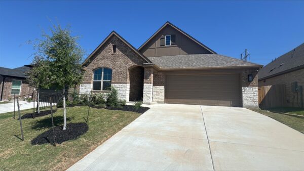 271 Grey Leaf Rd, Buda