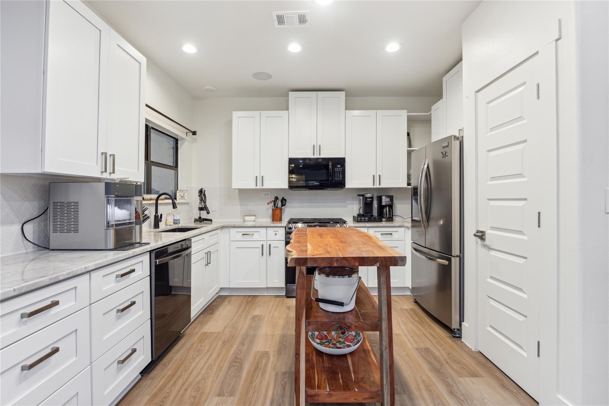 3404 American Dr #1099, Lago Vista, TX 78645