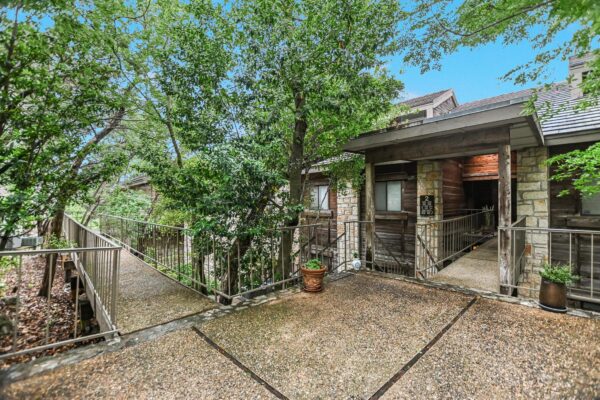 8200 Neely Dr #212, Austin