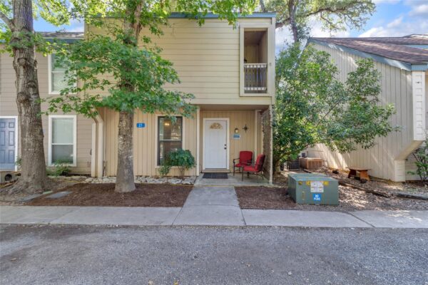 27 Marina Cir, Wimberley