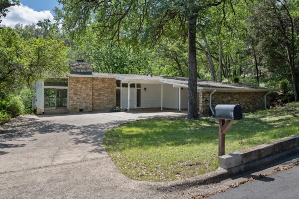 7 Hull Circle Dr, Austin