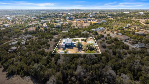 10512 Lake Park Dr, Dripping Springs