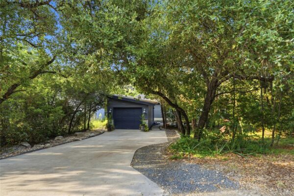 18406 Roundrock Rd, Jonestown