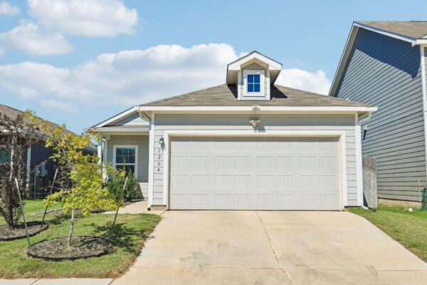 1204 Cattail Ln, Bastrop