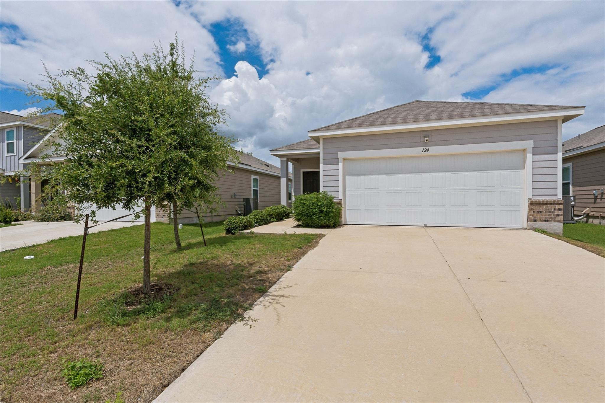 124 Bracken Ln, Maxwell, TX 78656