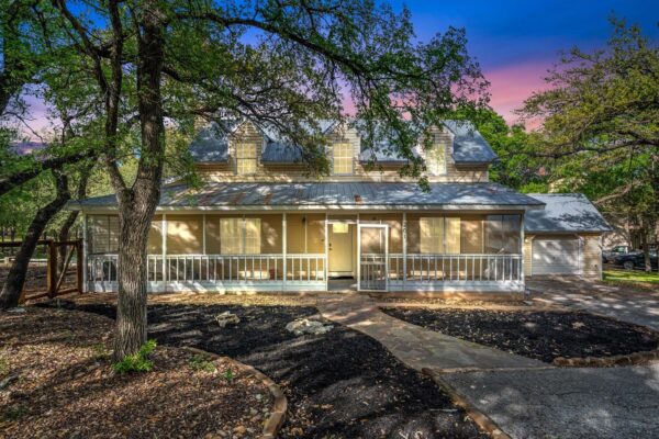 201 N Oak Hollow Rd, Georgetown