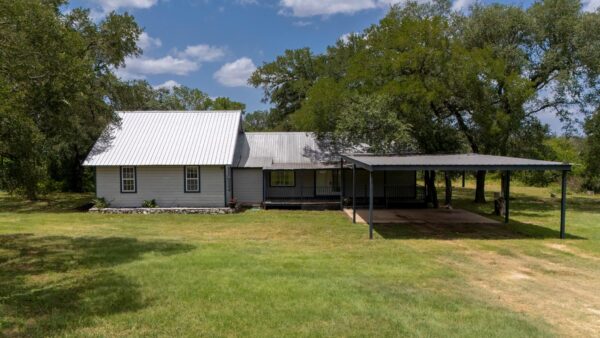 510 Country Ln, Hays