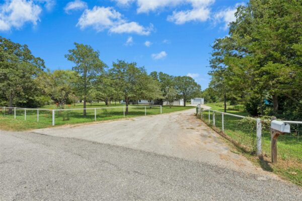 255 Rosanky Cattle Co Rd, Rosanky