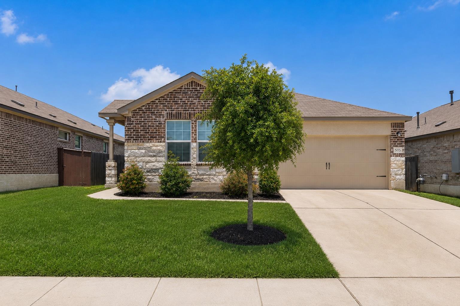 505 Golden Plains Pkwy, Hutto, TX 78634