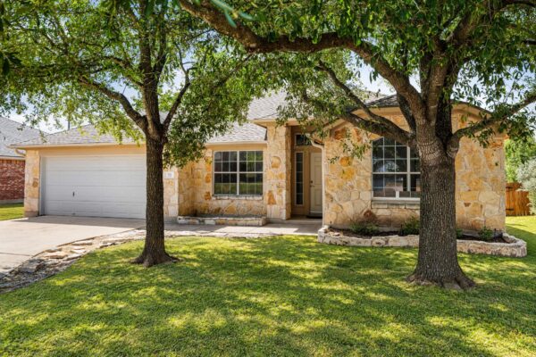 717 Windsor Castle Dr, Pflugerville