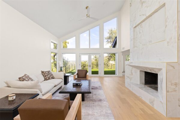 310 Golf Crest Ln, Lakeway