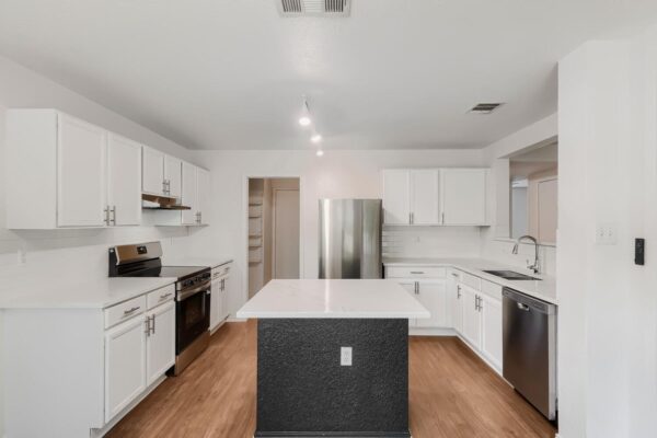 216 Capistrano Dr, San Marcos