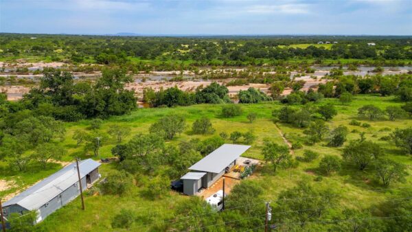 125 Elmer Rd, Llano