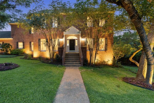 2922 Thousand Oaks Dr, Austin