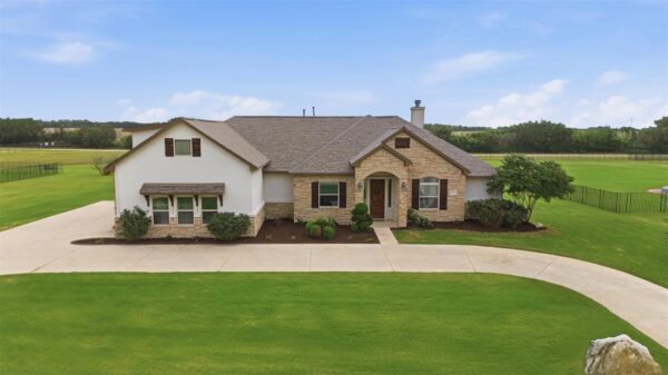 2440 Greatwood Trl, Leander